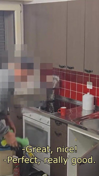 Je convainc ce beau plombier hétéro d’essayer sa première pipe par un homme et il me laisse le sucer jusqu’à ce qu’il jouisse