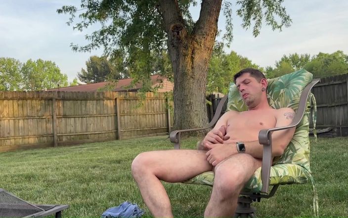 Jeffrey Jaxxon: Ejaculare în curtea din spate - Jeffrey Jaxon se masturbează lângă Firepit,...