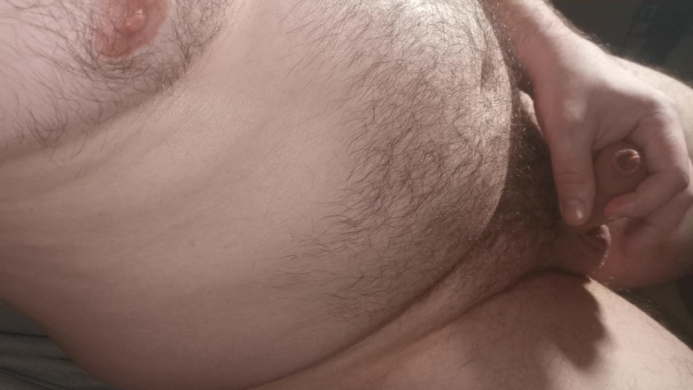 Uhri: Pancutan mani zakar Uhri yang belum dipotong