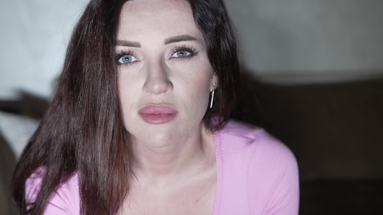 Luna Roulette: Groază! Demonul sexual a posedat o femeie pentru a-l exorciza,...
