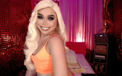 HalsyCara: Trans bionda.