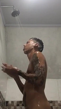 Una Refrescante Ducha 04:47 Am
