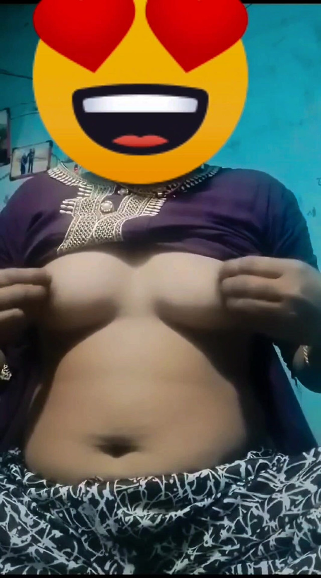 Bhabhi Showing Her Big Pussy, Desi Aunty Showing Her Big Boobs,desi Bhabhi Showing Her Pussy and Boobs, Desi Aunty Nude Video (Gf buddy)