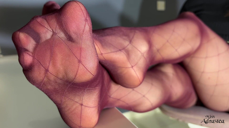 Miss Adrastea: Koklayın, emin, sıçrayın ve temiz yala!