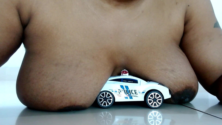 Maeling: Patrol Car Feet Stomped and Breast Repress