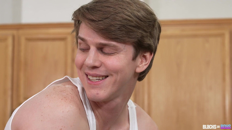 Downlow Boys: Downlowboys Sage Roux'un götünü Ray Diesel'in yarağıyla eğitiyor