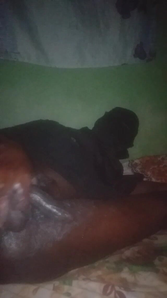 Badman4606: Tão molhada e cremosa.