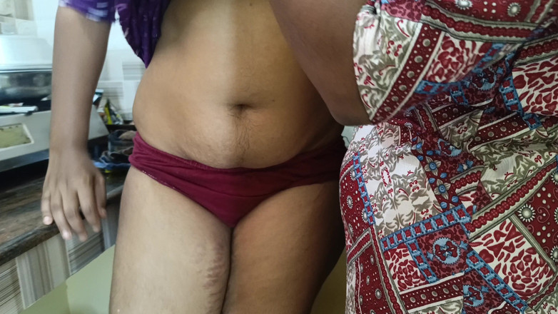 Wonder: Casalinga lesbica