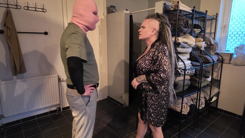 Dark Films: Stepmom Takes Stepson in the Bathroom