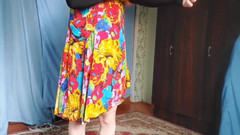 Kitty_Cross: Skirt angkat shemale comel dalam angin lembut