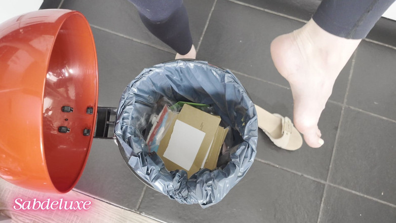 Sabdeluxe: Scholl Smash Carton