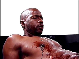 Gays Case: Sapık masör ateşli siyah delikanlının her yerine çikolata sosu açıyor