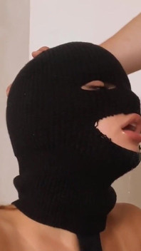 Descuidada mamada en máscara - mucho semen en la cara