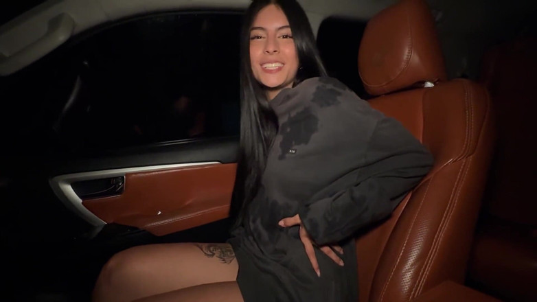 camilamendez7: Eu faço sexo no carro do meu melhor amigo, ele...