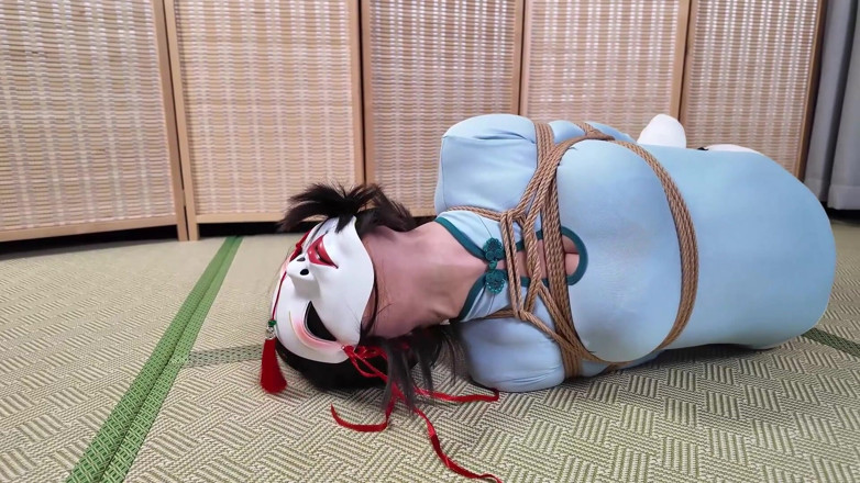 Aisan girl bondage: Xr25-twist and Bondage