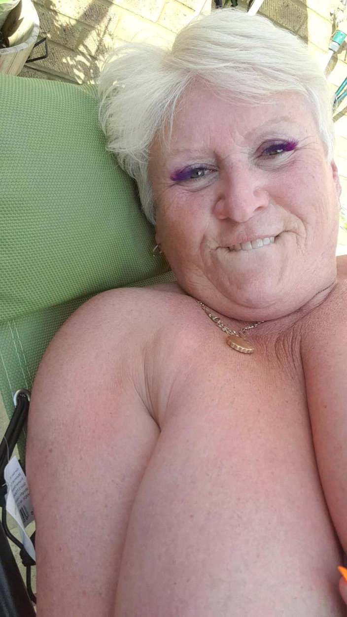 Uk Joolz: Цицьки пестіння на сонці вдома