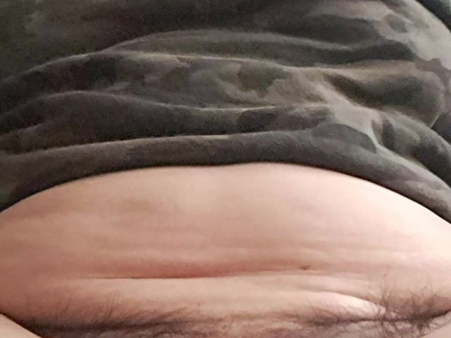 Hot MILF Wants to Fuck (Mommy big hairy pussy)