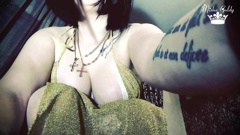 Goddess Misha Goldy: Eccitati per il mio vestito luccicante e per la mia...