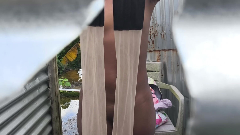 kloyesteicy: Melalui Lubang dalam Kabin