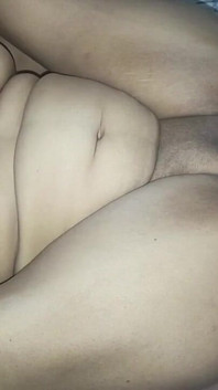 Masturbuję pasierba obok męża, robię z niego spermę, a następnie daję mu swój tyłek