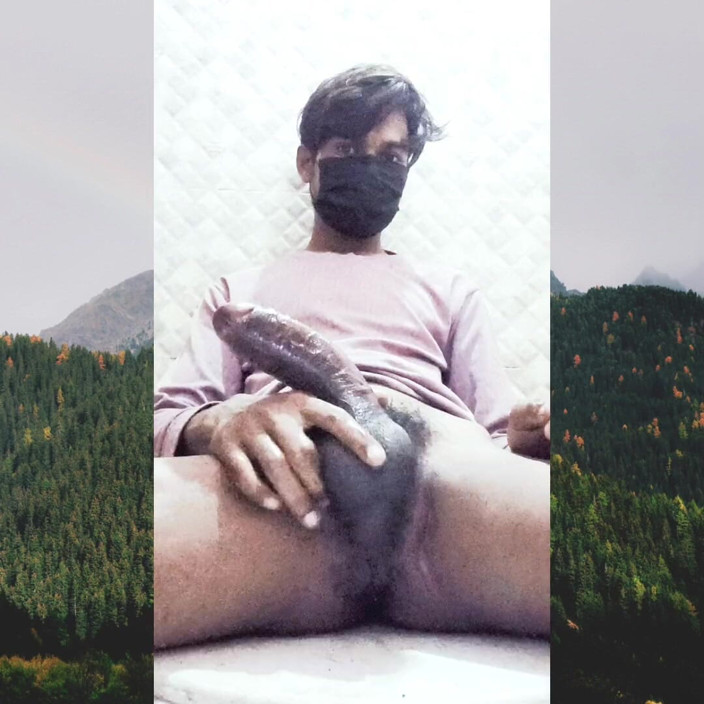 Xmama963: Pau grande, garoto, punheta no banheiro nu - Xmama963