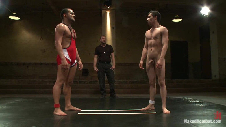 Naked Kombat: レオ・ラスト vs トニー・ベガ