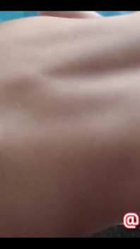 Trans asiatisches hottie ponybuny wird im freien für alles zu sehen gefickt