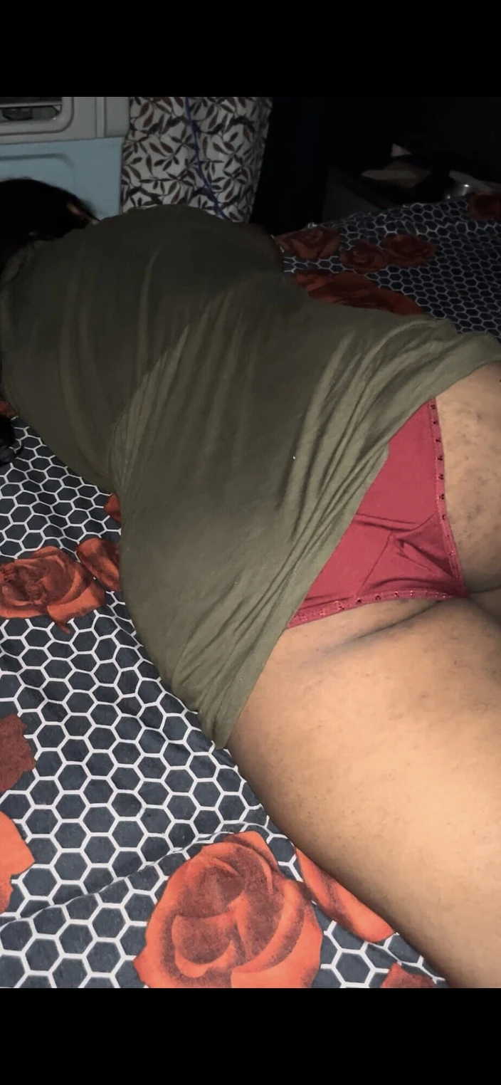 Milfyjean: Sister-in-law Is Alone at Home, a Lot Will Happen Today!