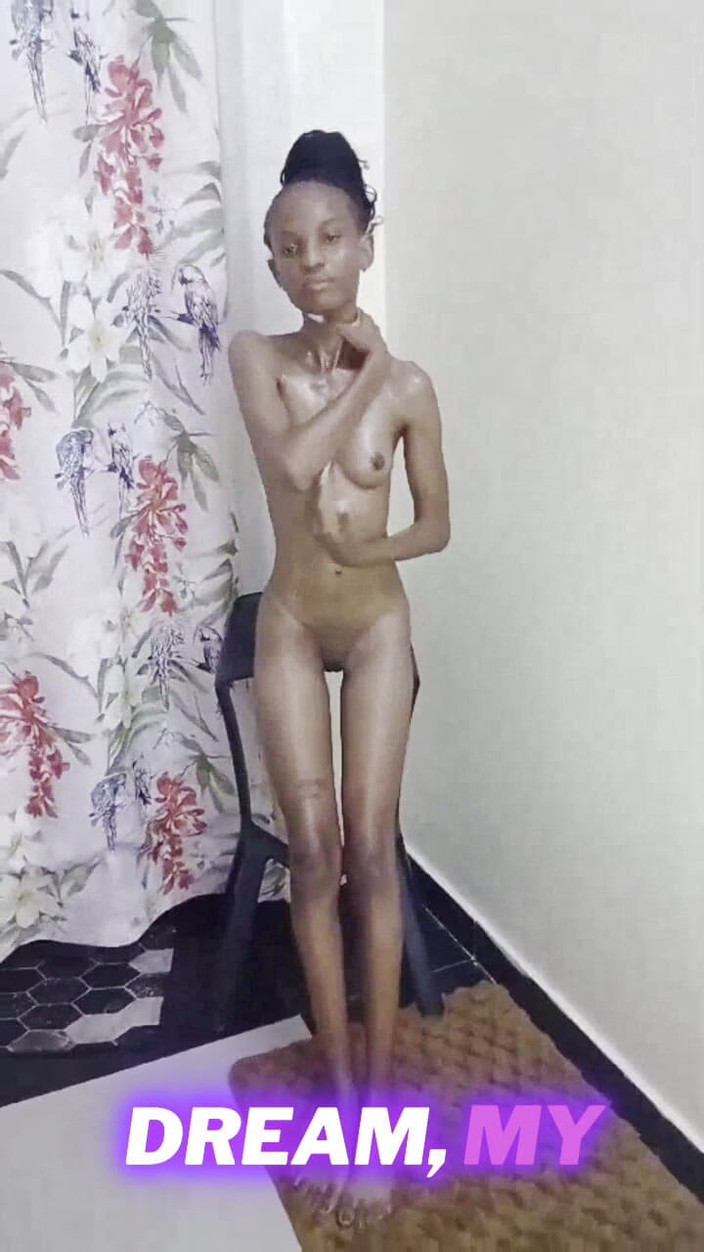 sunnyslimx: Magrinha africana sonhando com um gangbang de estilo alemão