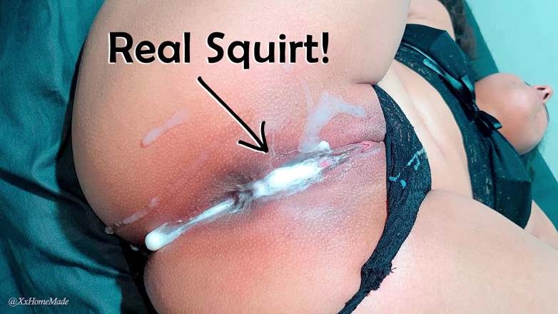 XxHomeMade: What Is Coming Out of Her Pussy? - Real Squirts!