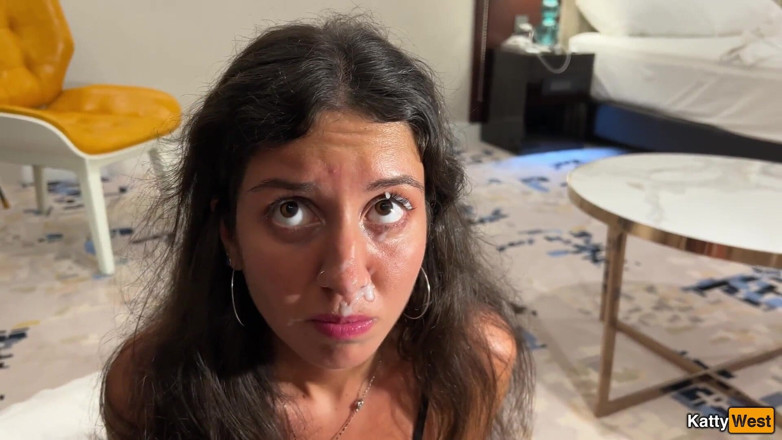 Katty West: Fucked w dupę bezczelny pokojówka, która zostawiła bałagan w moim...