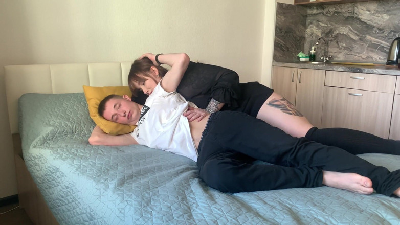 LoveHomePorn: Подруга-толстушка будит меня для жесткого секса