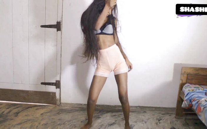 Shashi X: STIEFSCHWESTER GAB MIR einen BLOWJOB, nachdem sie ihren sexy tanz...