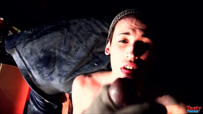 Tasty Twink: Pov cock pleasuring boys!