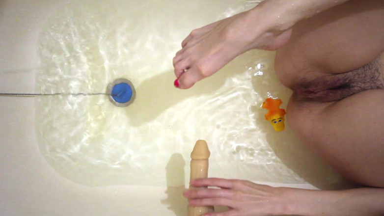Hairypussyangel: Kaki seksi di bilik mandi, footjob dan handjob