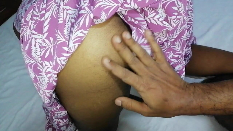 Sweety In Bed: India dikongkek adik tiri dengan pepek ketat