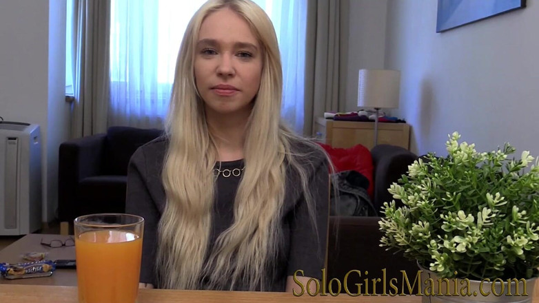 Solo girls mania: Интервью молодой девушки Arteya