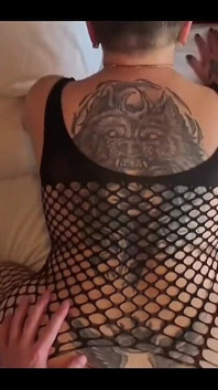 MILF mahukan dubur dan blowjob panas dan pantat penuh air mani