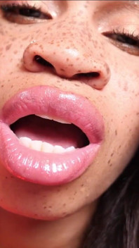 Negación de culo y labios