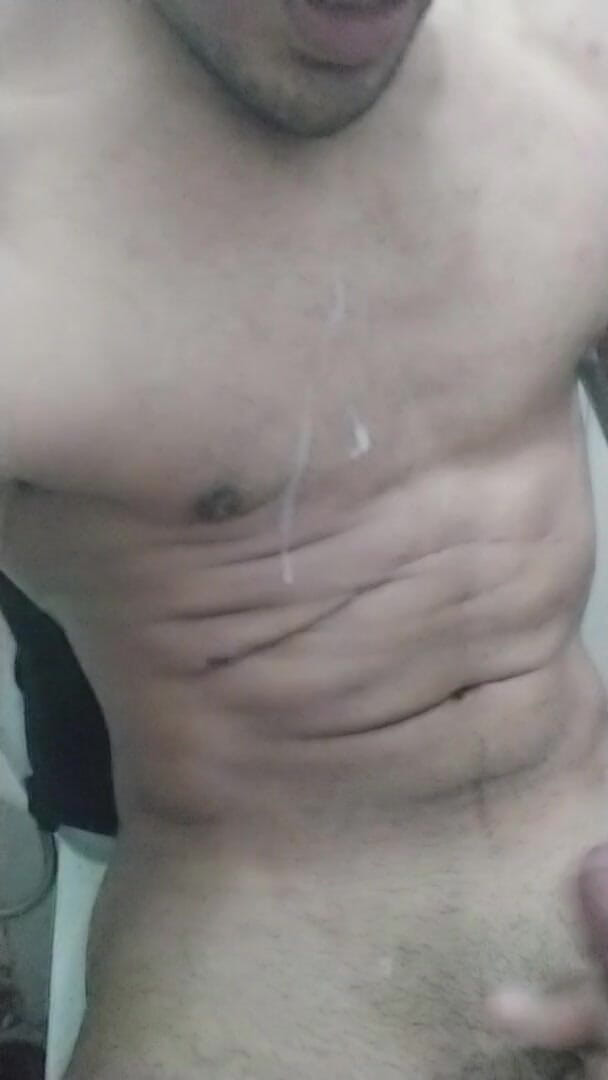 trebol_Jess: Tânăr se masturbează și varsă prea multă spermă