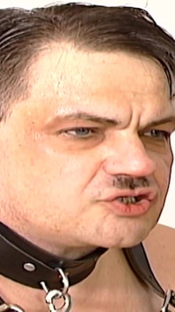 Un dictator umilit