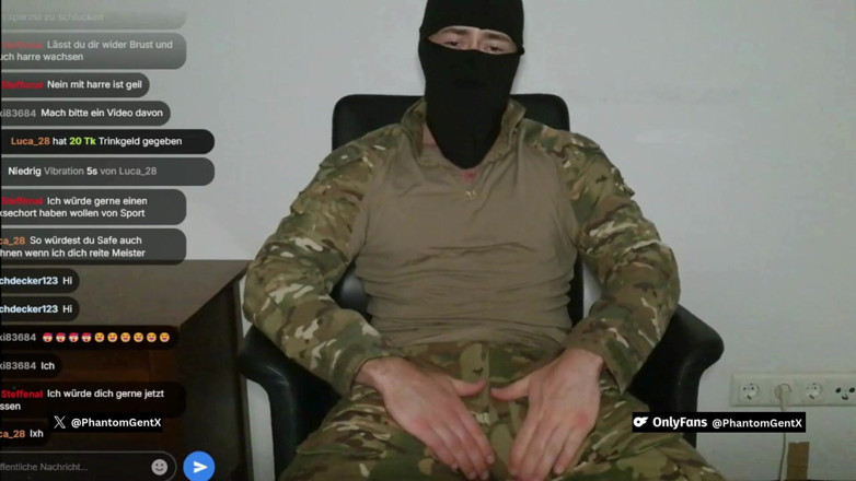 PhantomGentX: Üniformalı asker Edgt'in kendisi canlı ve seni boşaltıyor