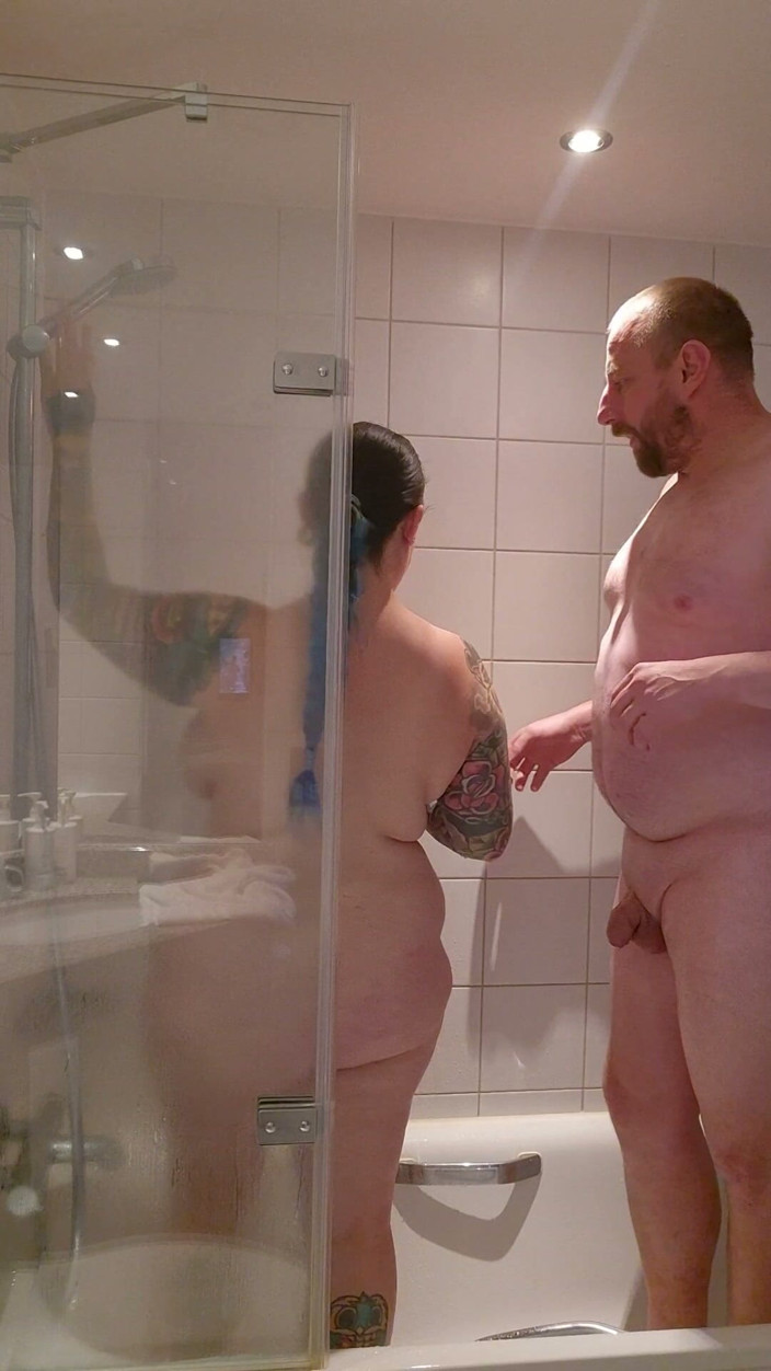 Elizabeth Hunny: Mandi sabun Bts Elizabethhunny &amp; Chriscoxxx