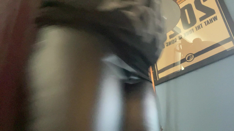 Miss Valentina: Lederhosen mit anbetung zerstören