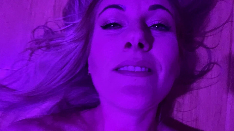 Sarah Passions: Wpatruję się w moje oczy, podczas gdy spuszczam się dla...