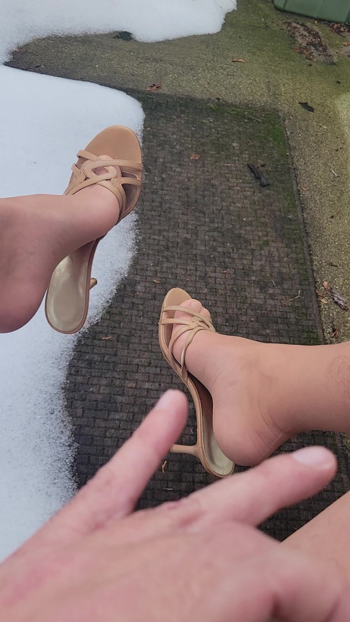 Feet Lover: Vestindo meia-calça e saltos fora jacking fora