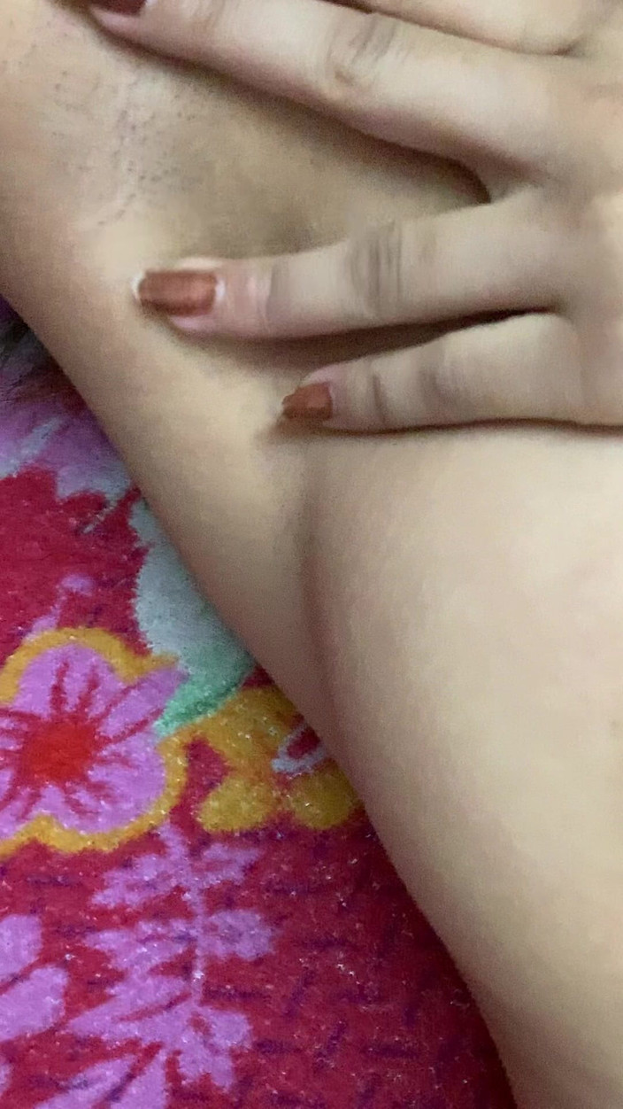 Riya mickey: Desi menunjukkan pantat menganga