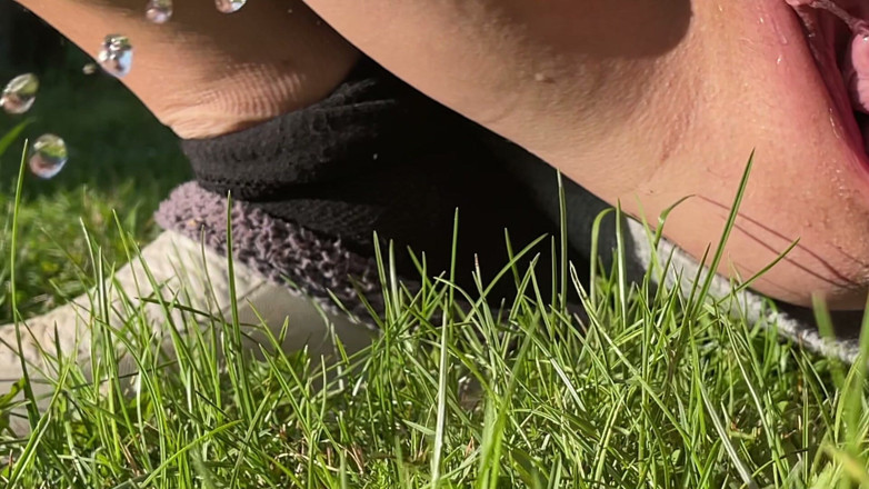 Leyla: My Open Pussy, Look What I'm Doing on the Lawn