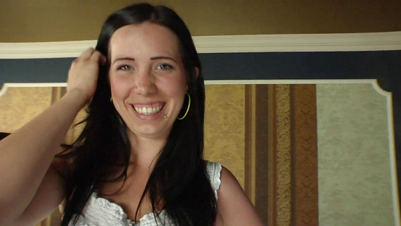 Lucky Cooch: Dlouhá penetrace mokré krabice Lustfull Teen kundy vypadá drobně plná...