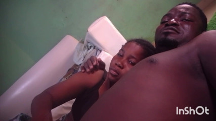 Pornsexlive: Rose lagi pijat kontol raksasa pria kulit hitam sebelum dientot...